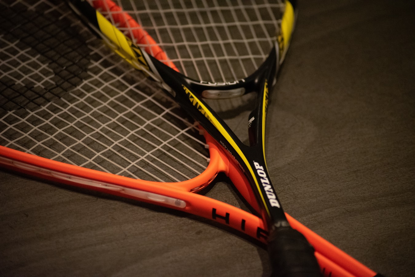 Comment choisir le cordage de sa raquette de tennis